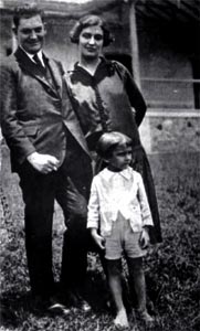 Gonzalo Restrepo Jaramillo, Enriqueta Londoño y su hijo Juan Gonzalo Restrepo Londoño - 1927