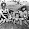 “Fernando, Madame Mavró, Gina, Fernandito y Simón. Marsella, Julio 26 de 1933”.