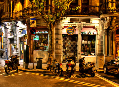 “Barcelona Street at Night” por Robert Warren