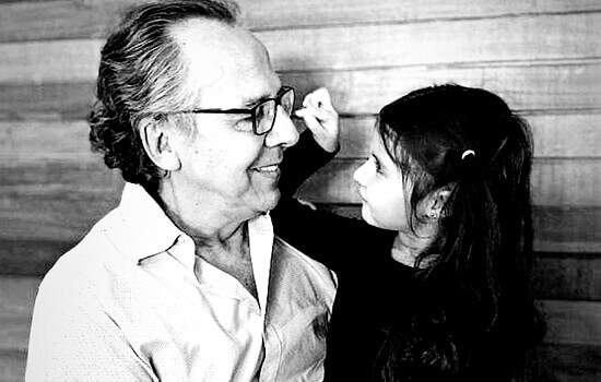 Carlos Restrepo y su nieta Alicia