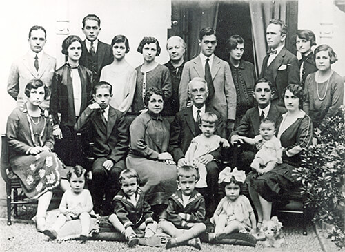 Expresidente Carlos E. Restrepo y familia